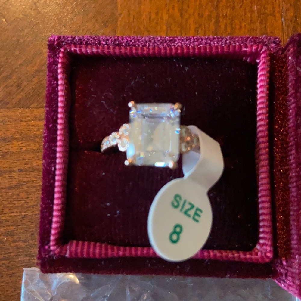 Bomb party ring size 8 NWT